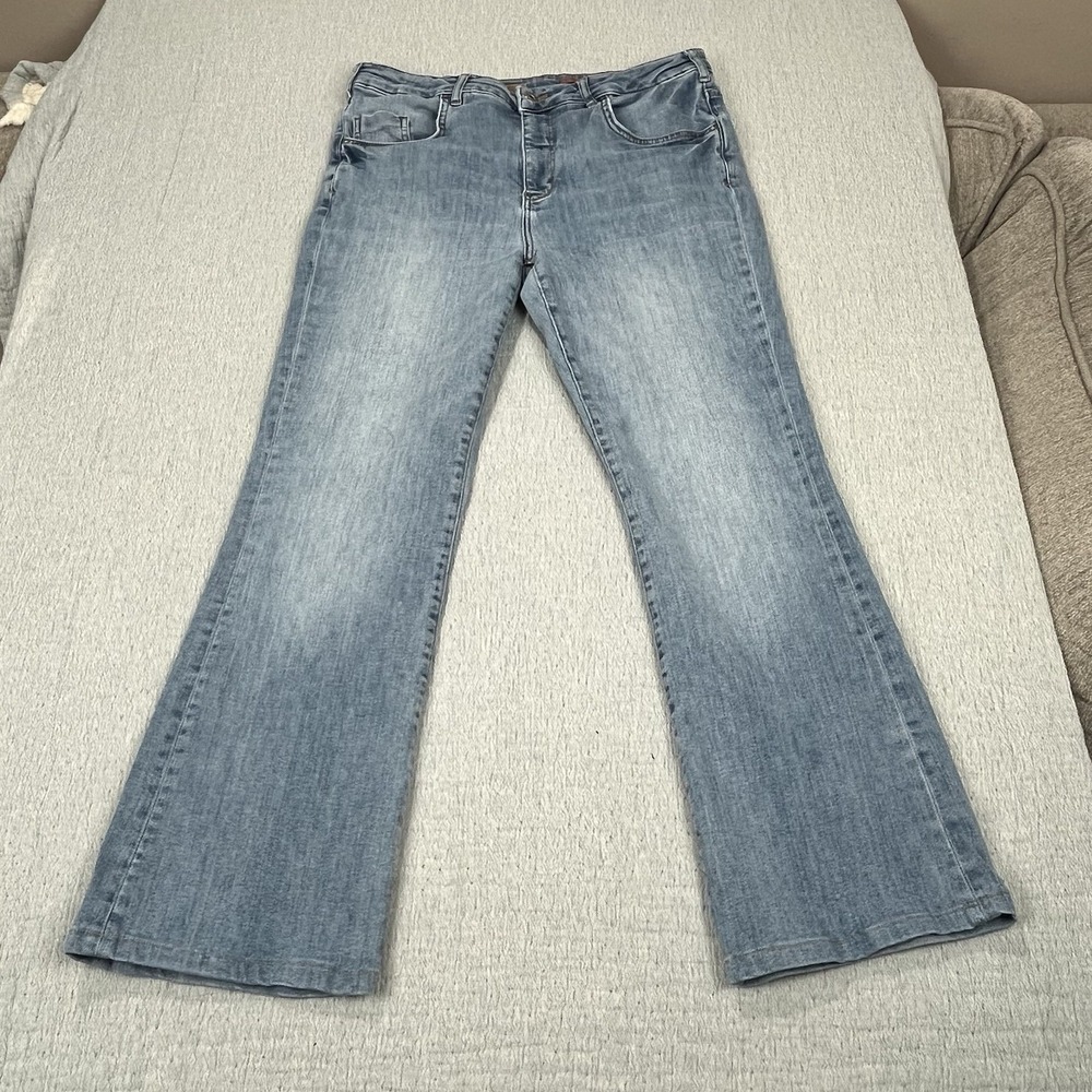 Anthropologie Pilcro Demilune High Rise Flare Boot Jeans Medium Washed Denim 32